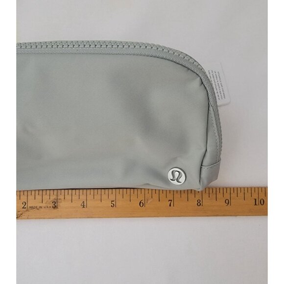 NWT Lululemon Everywhere 1L Gray Adjustable Crossbody Bag / Waist Fanny Pack O/S - Picture 10 of 11